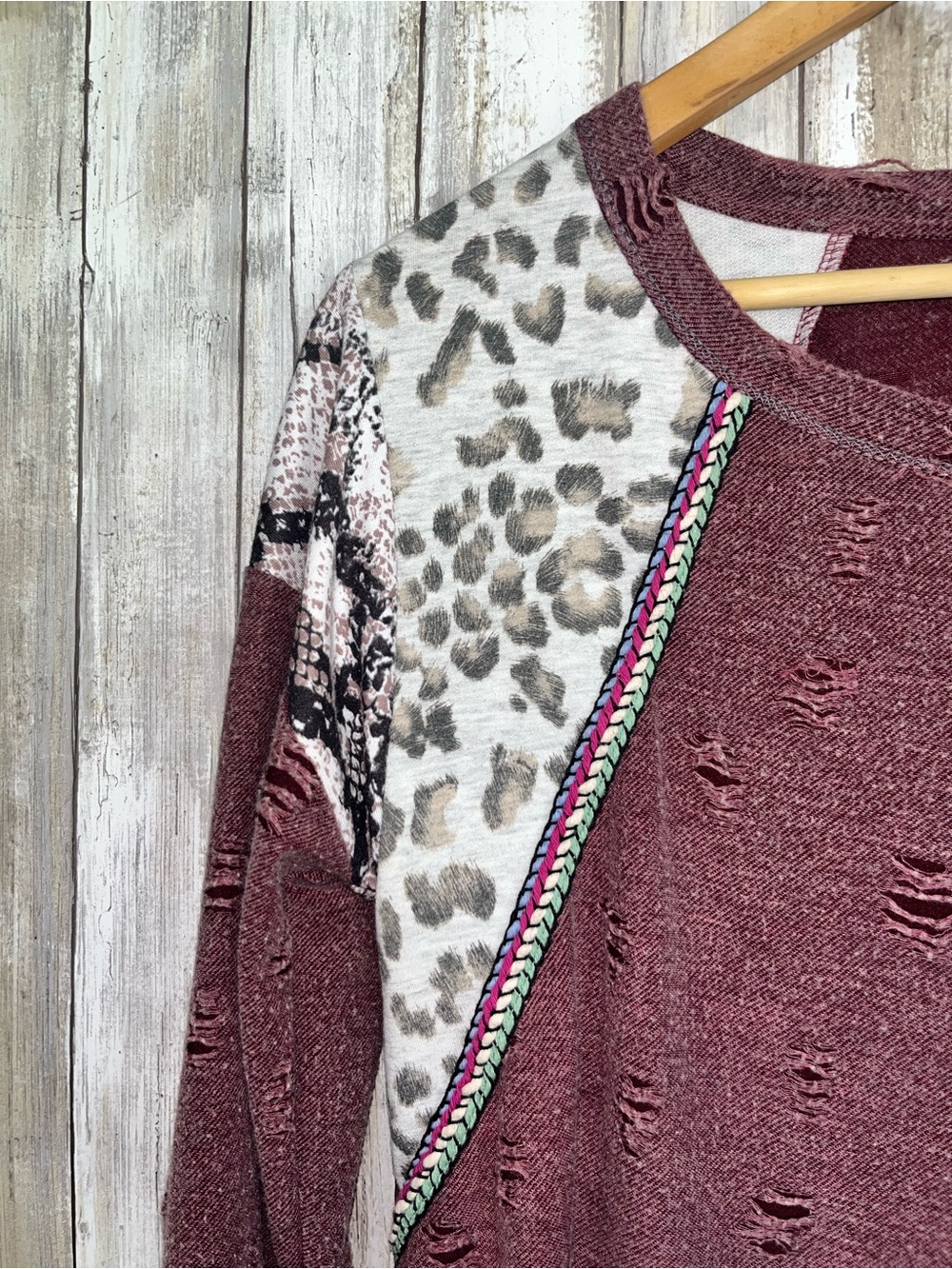 BiBi Distressed Leopard Print Top Women’s M Colorblock Mixed Print Long Sleeve - Picture 2 of 4